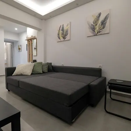 Apartamento Rhodes Retreat: Modern Comfort In Serene Luxury