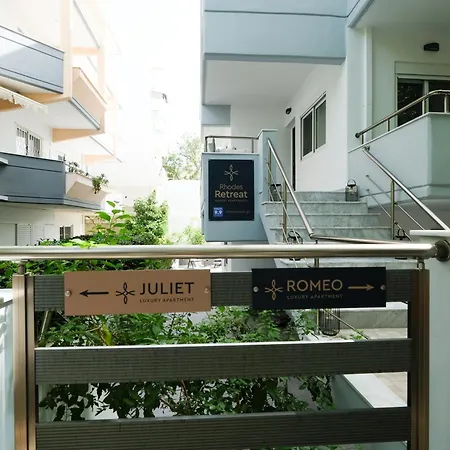 Apartamento Rhodes Retreat: Modern Comfort In Serene Luxury *