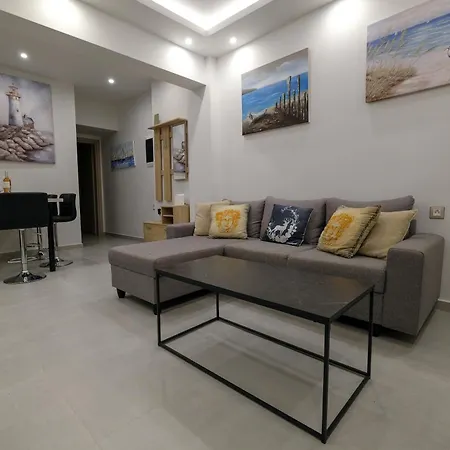 Apartamento Rhodes Retreat: Modern Comfort In Serene Luxury